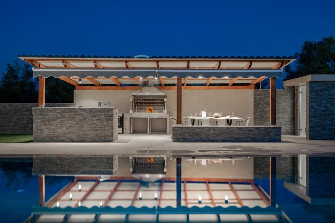 Antonia Villa - Luxurious Serenity With Private Pool, By Zantewize Kalipádhon Dış mekan fotoğraf