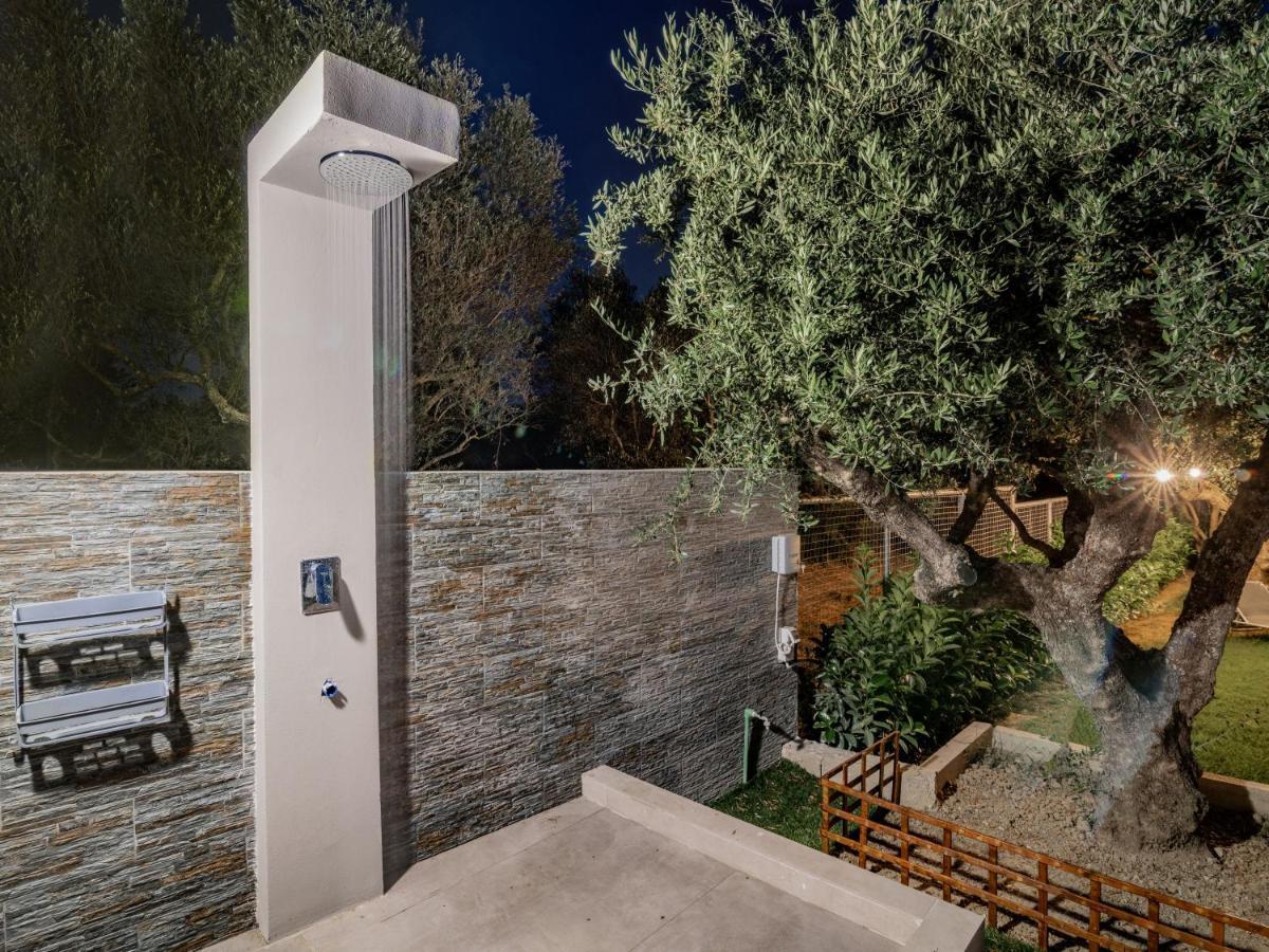 Antonia Villa - Luxurious Serenity With Private Pool, By Zantewize Kalipádhon Dış mekan fotoğraf